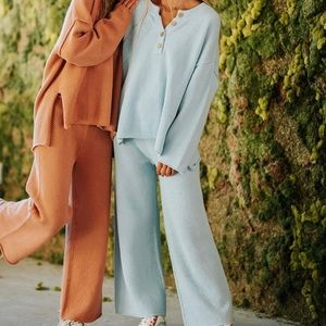 Mod Ref from Clad and Cloth Eliza
Sweater Set, size medium, light blue